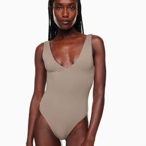 Contour V-Neck Bodysuit Aritzia Size XS